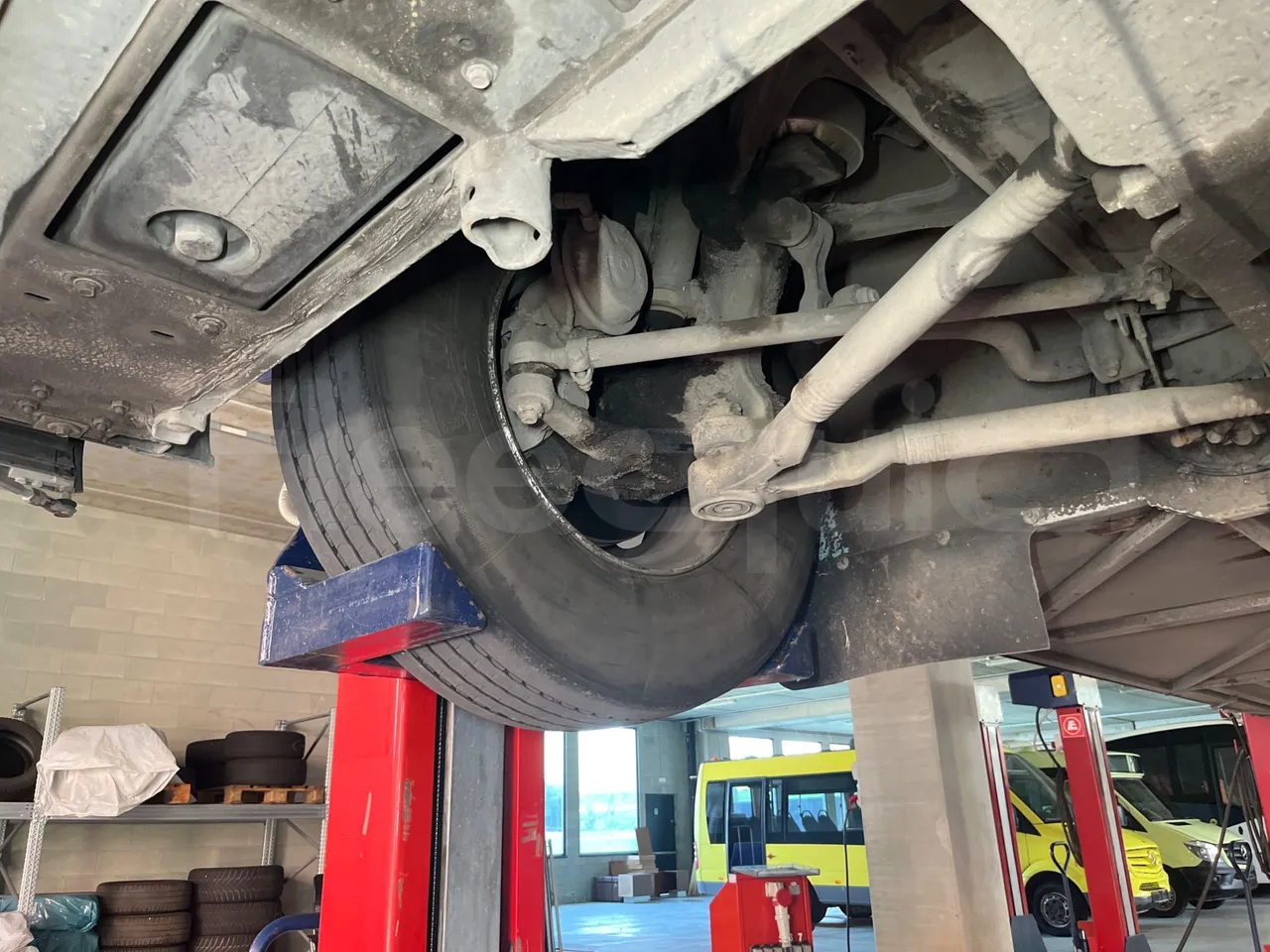Mercedes-Benz Integro E5 4 - EUR5 - 220kW - 12.14m - front axle right side