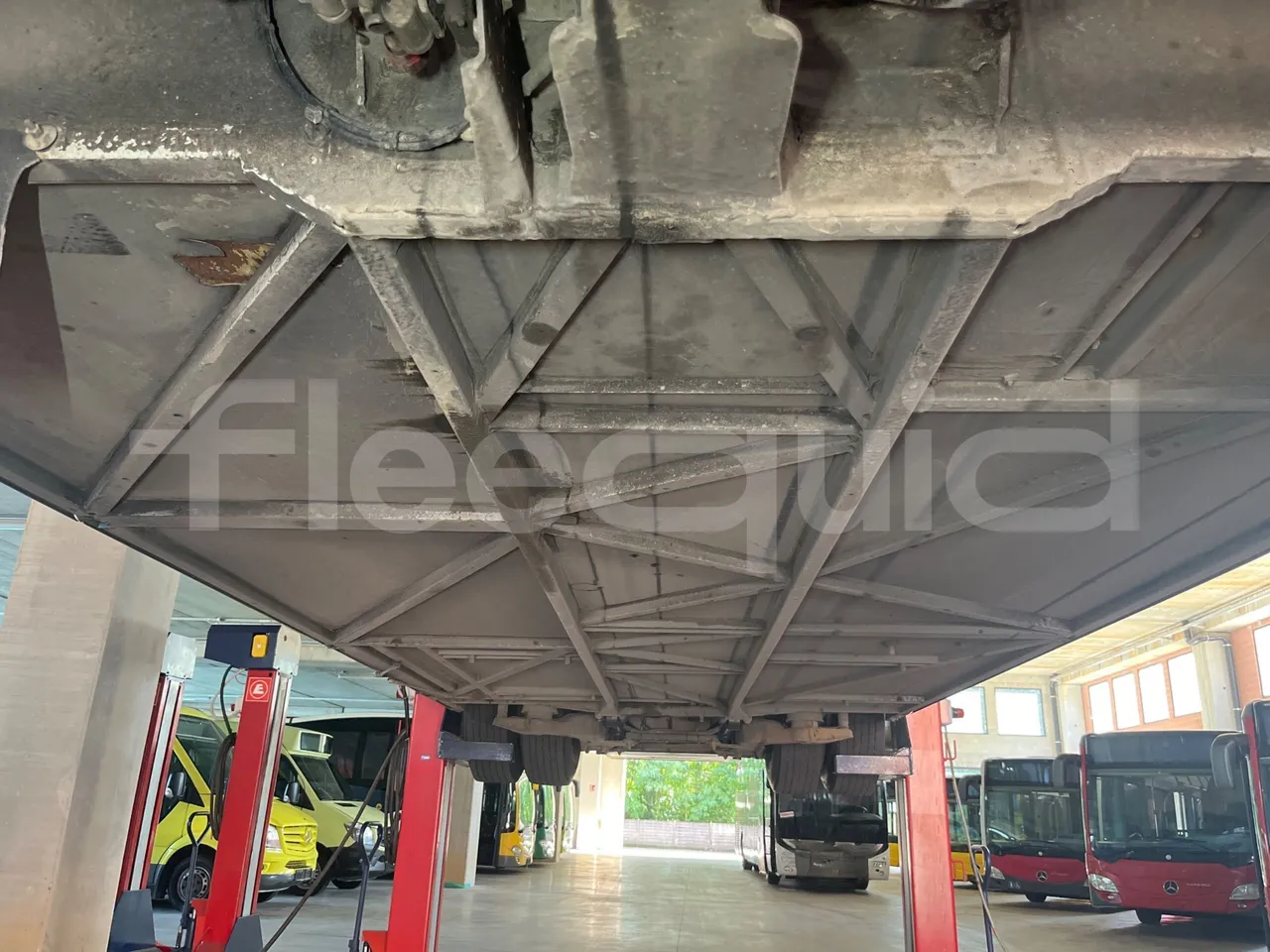 Mercedes-Benz Integro E5 4 - EUR5 - 220kW - 12.14m - central undercarriage photo