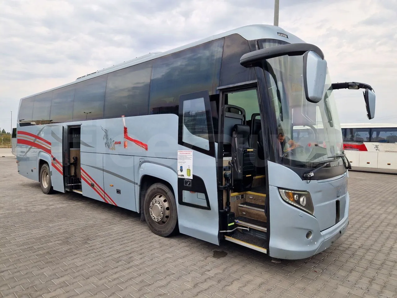 Scania Touring HD Touring HD/ Euro 6 - 302 Kw - 12,090 Mt - 3/4 right front doors open