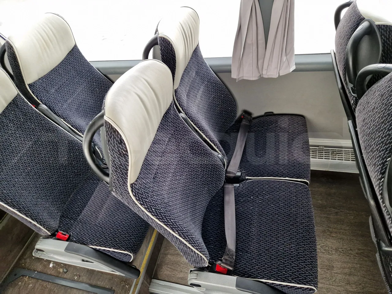 Scania Touring HD Touring HD/ Euro 6 - 302 Kw - 12,090 Mt - central seat safety belt
