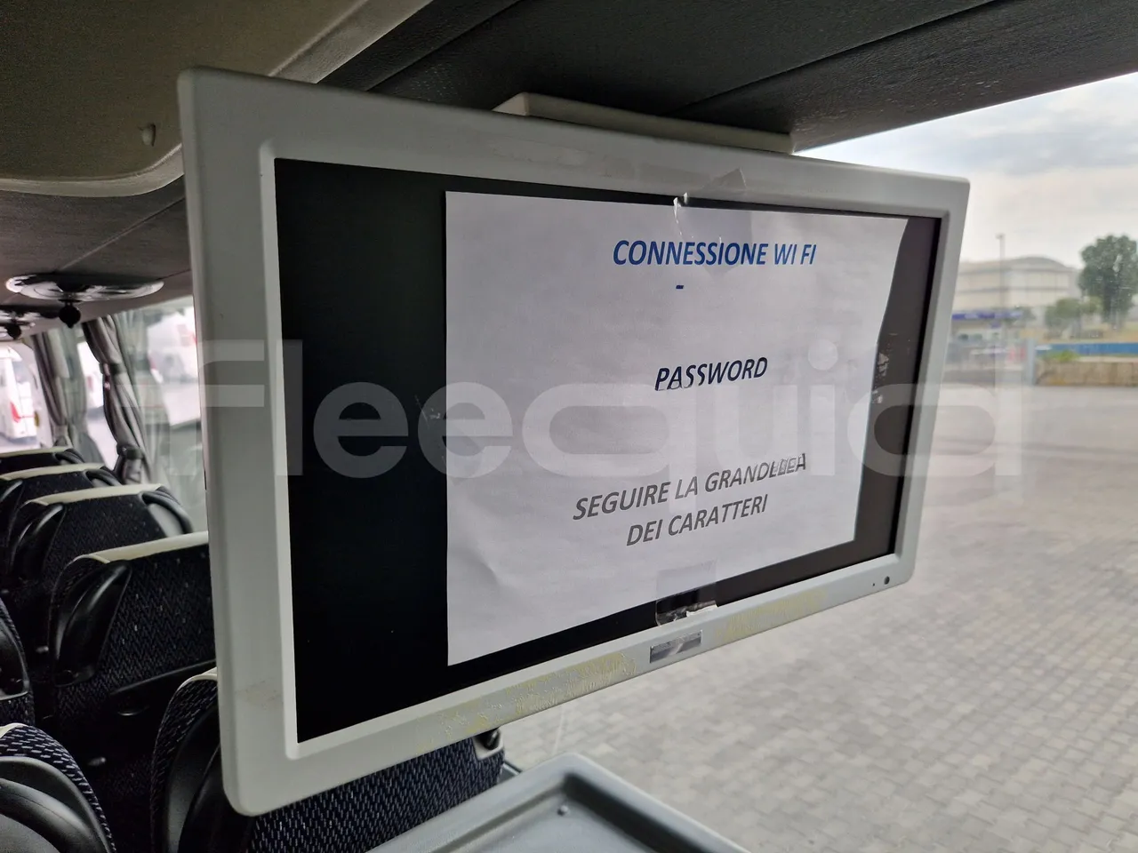 Scania Touring HD Touring HD/ Euro 6 - 302 Kw - 12,090 Mt - monitor detail photo