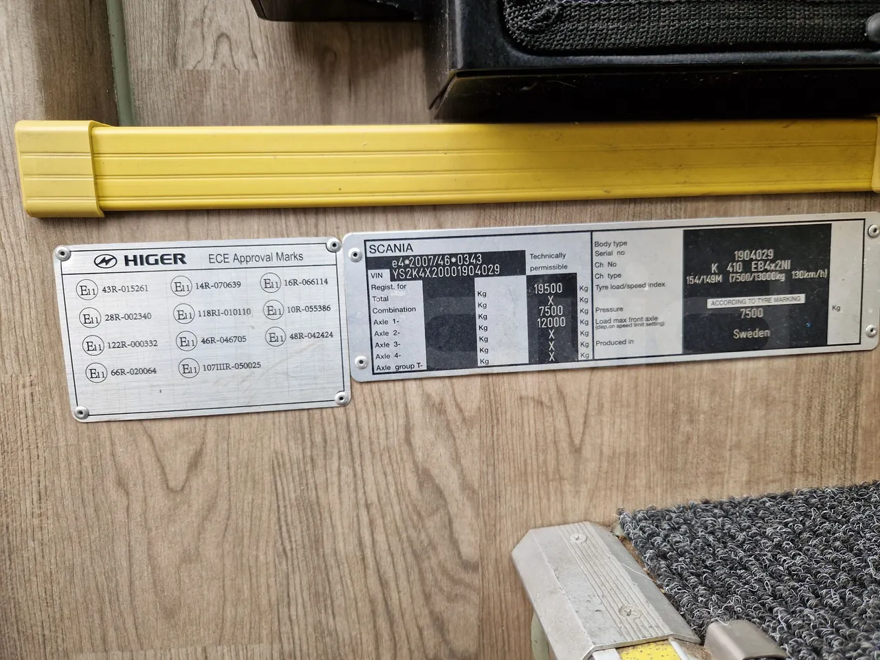 Scania Touring HD Touring HD/ Euro 6 - 302 Kw - 12,090 Mt - vehicle plate photo