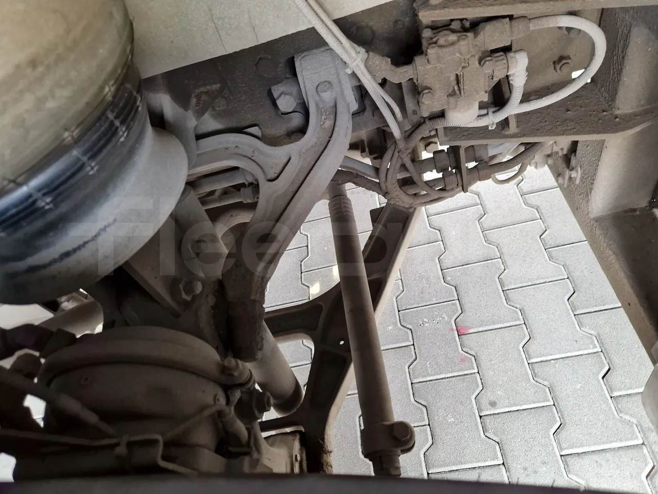 Scania Touring HD Touring HD/ Euro 6 - 302 Kw - 12,090 Mt - axle 2 shock absorbers 2 left