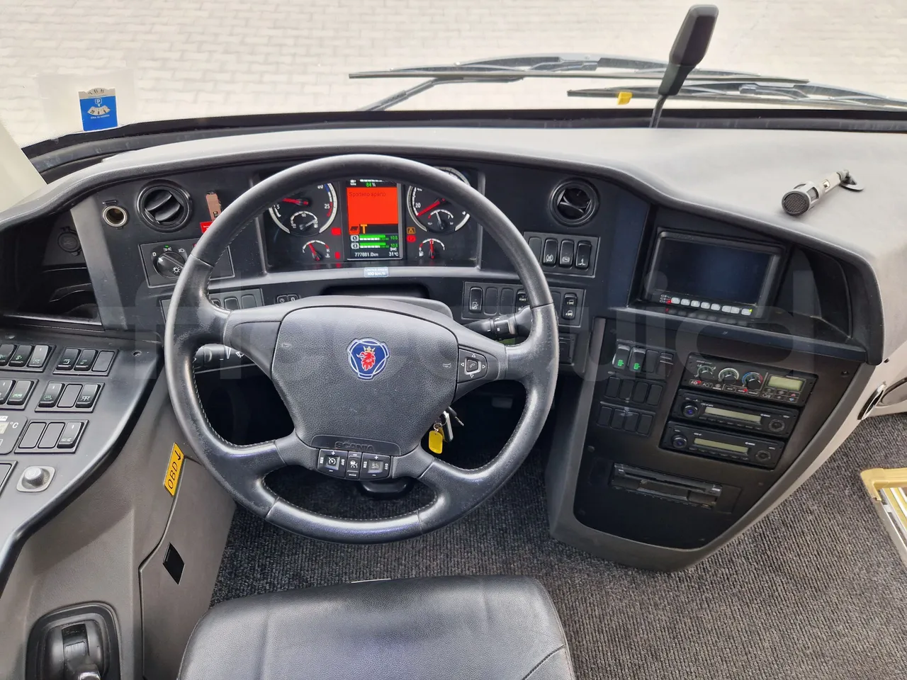 Scania Touring HD Touring HD/ Euro 6 - 302 Kw - 12,090 Mt - steering wheel photo