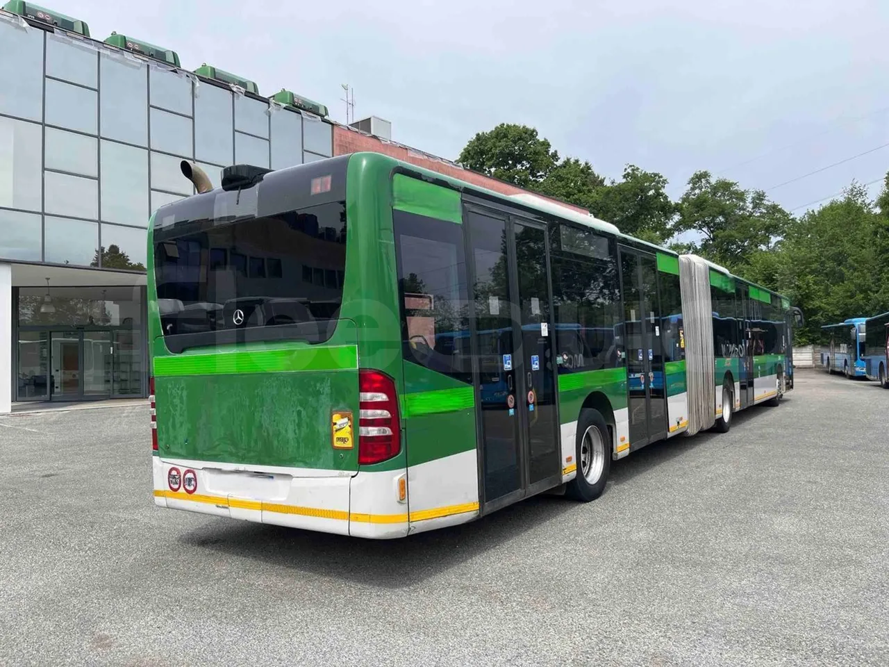 Mercedes-Benz Citaro G 0530 - Euro5 - 260kW - 17.940mt - 3/4 right rear doors closed