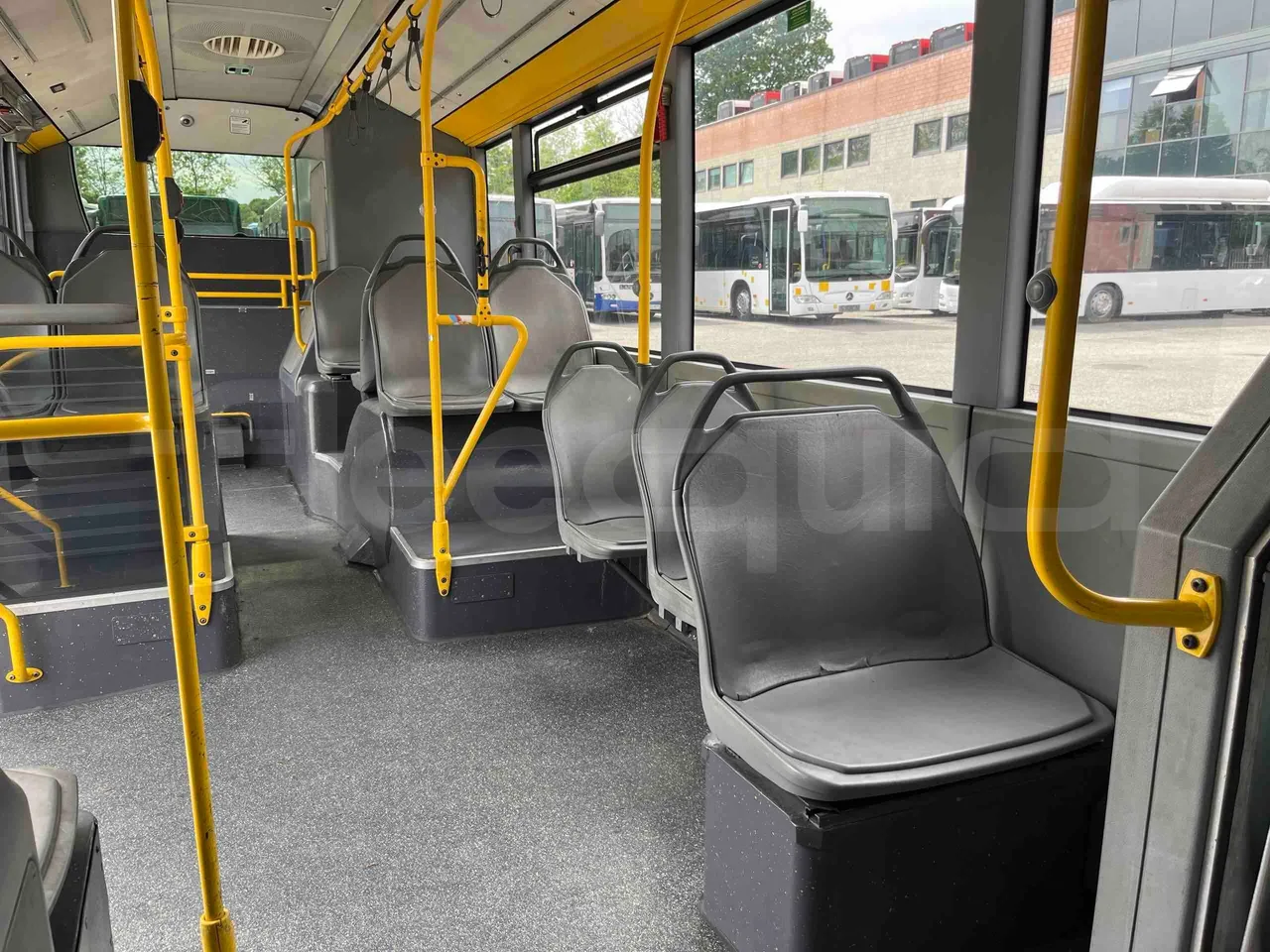 Mercedes-Benz Citaro G 0530 - Euro5 - 260kW - 17.940mt - armrest detail photo