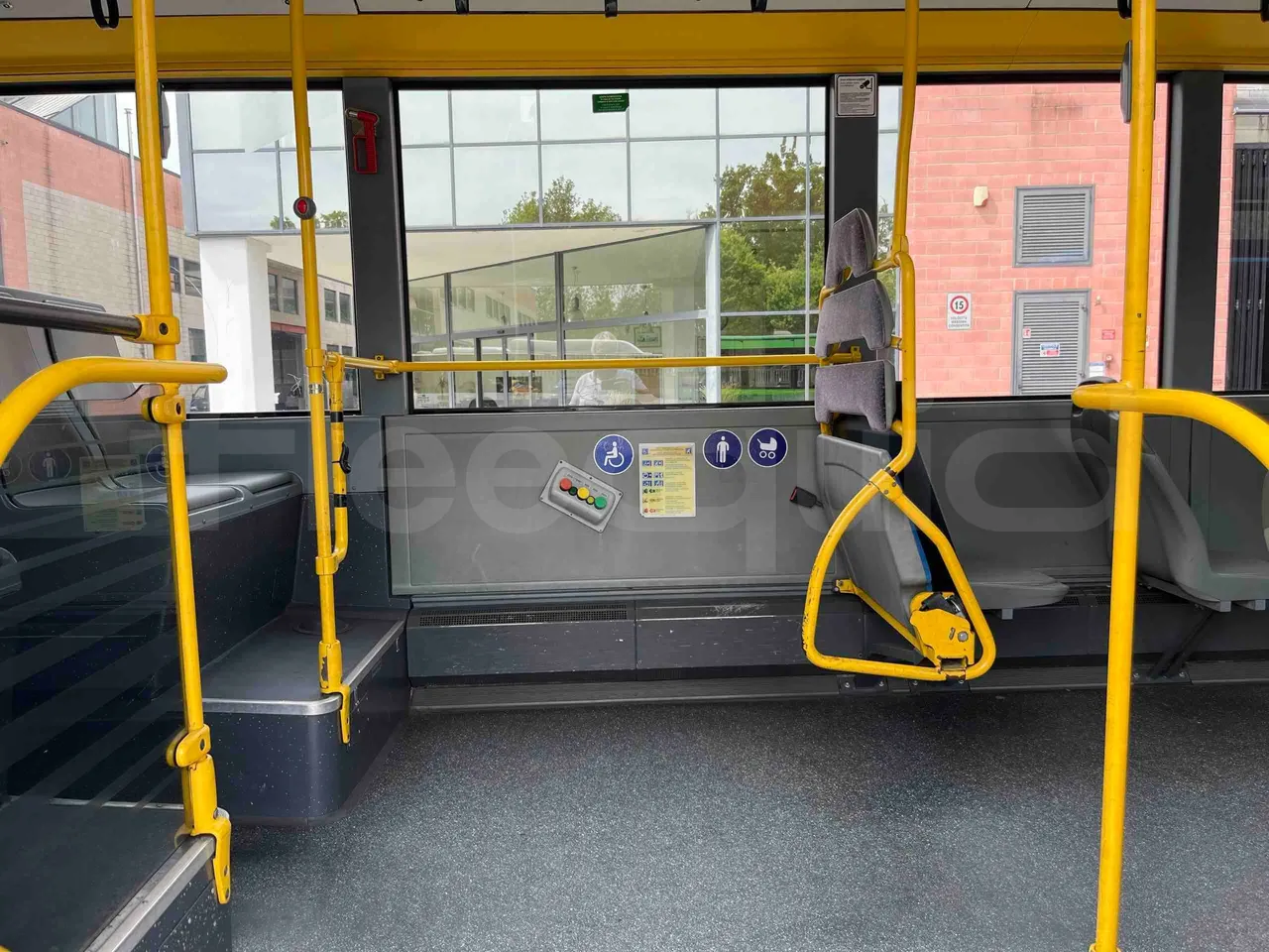 Mercedes-Benz Citaro G 0530 - Euro5 - 260kW - 17.940mt - disabled area photo