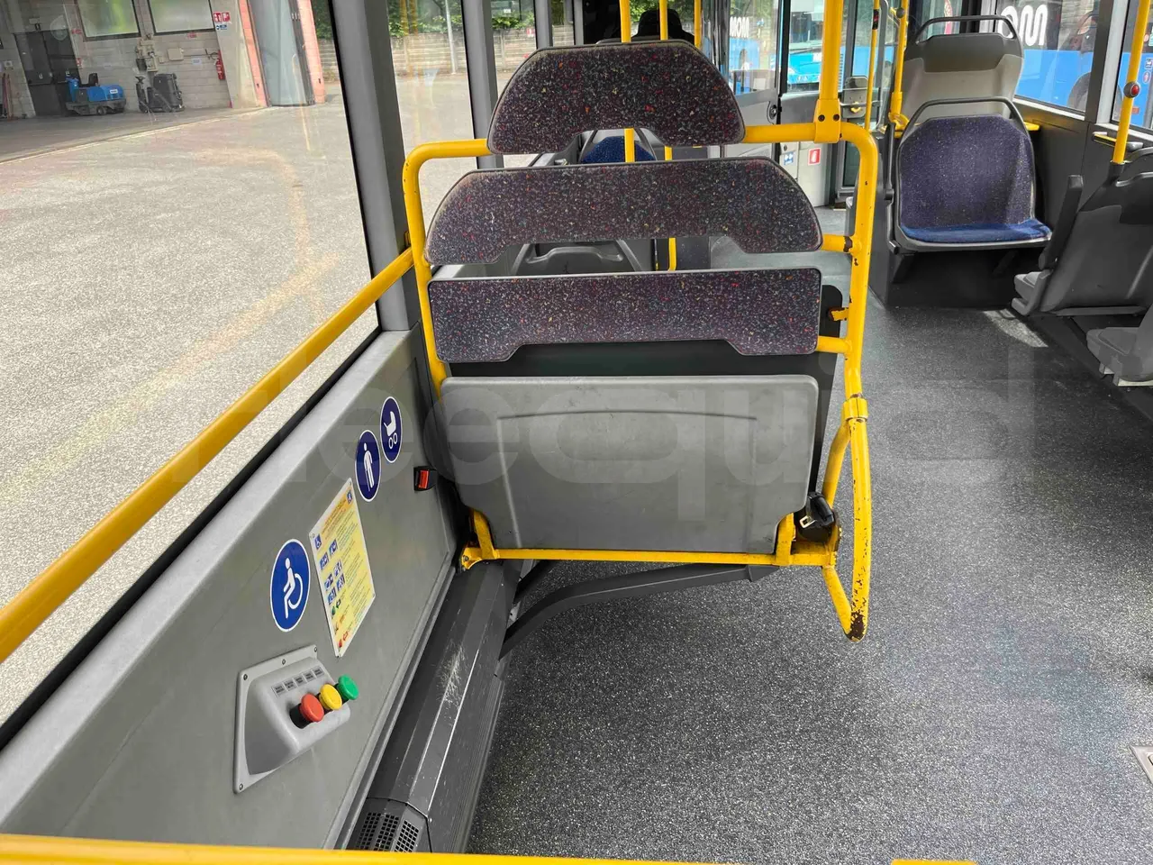 Mercedes-Benz Citaro G 0530 - Euro5 - 260kW - 17.940mt - folding seat photo