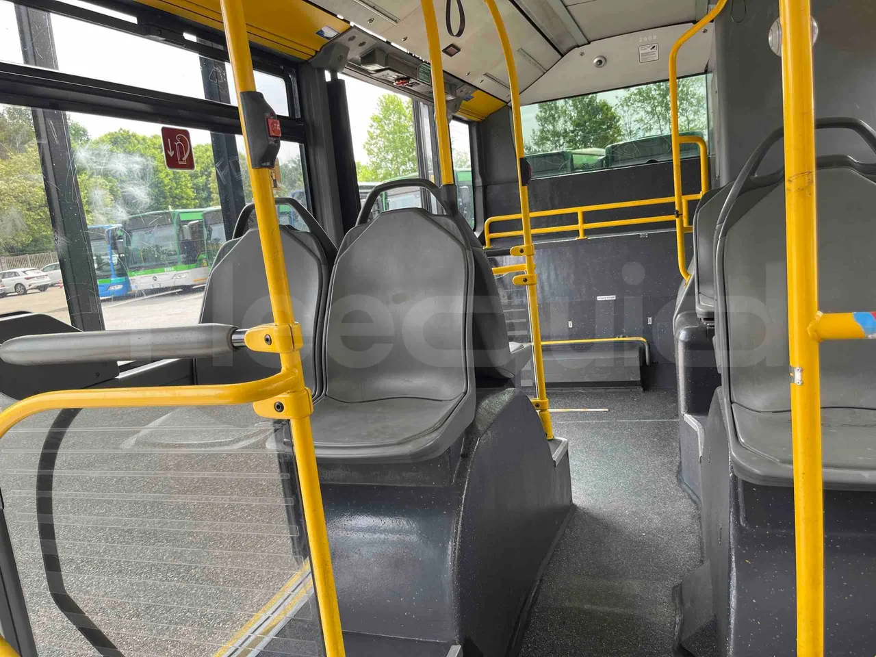 Mercedes-Benz Citaro G 0530 - Euro5 - 260kW - 17.940mt - footrest detail photo