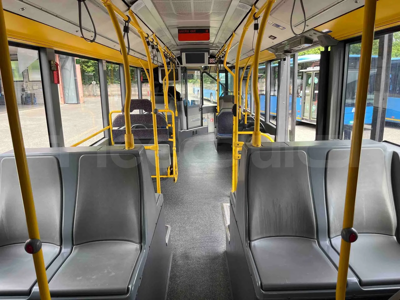 Mercedes-Benz Citaro G 0530 - Euro5 - 260kW - 17.940mt - forward view middle aisle