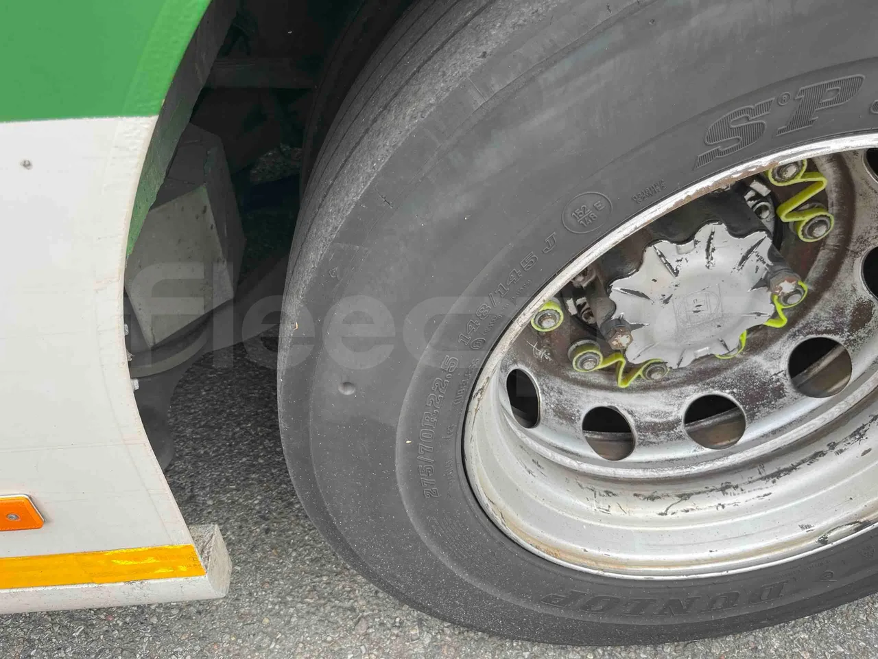 Mercedes-Benz Citaro G 0530 - Euro5 - 260kW - 17.940mt - tread condition front tires right