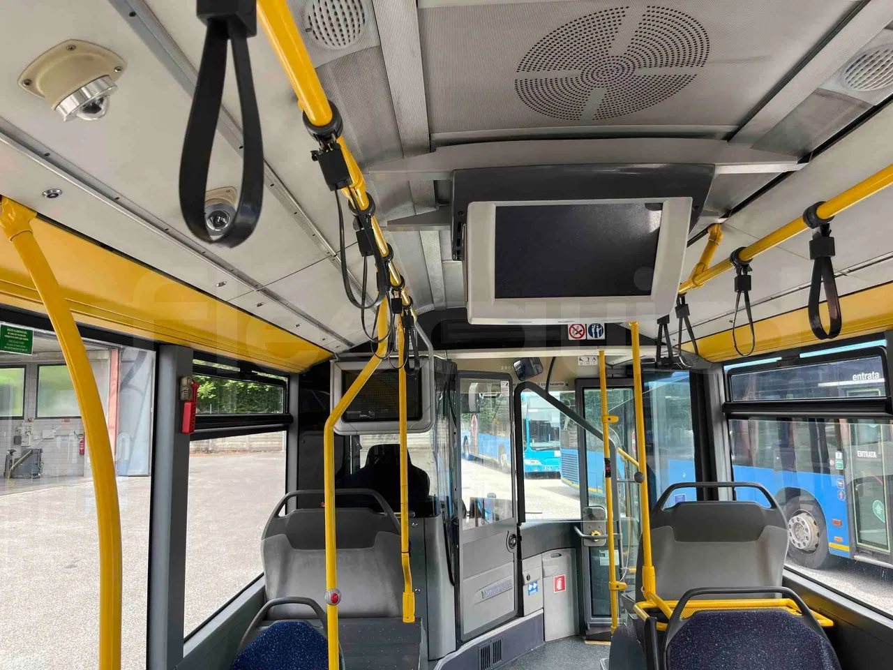 Mercedes-Benz Citaro G 0530 - Euro5 - 260kW - 17.940mt - power outlets detail