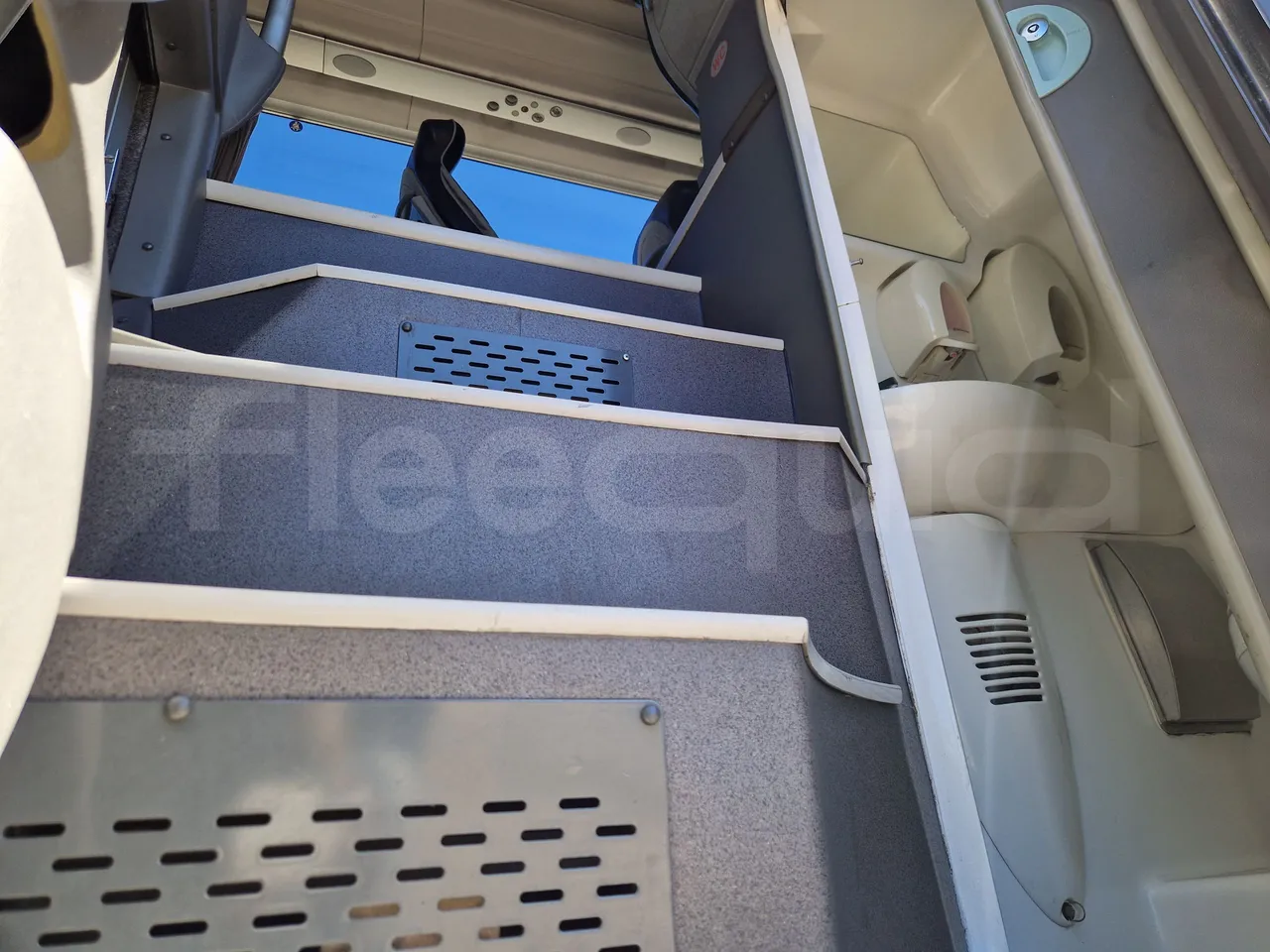 Irizar Scania K440 -EUR5 -324kW -12.92m - jack and driver keys