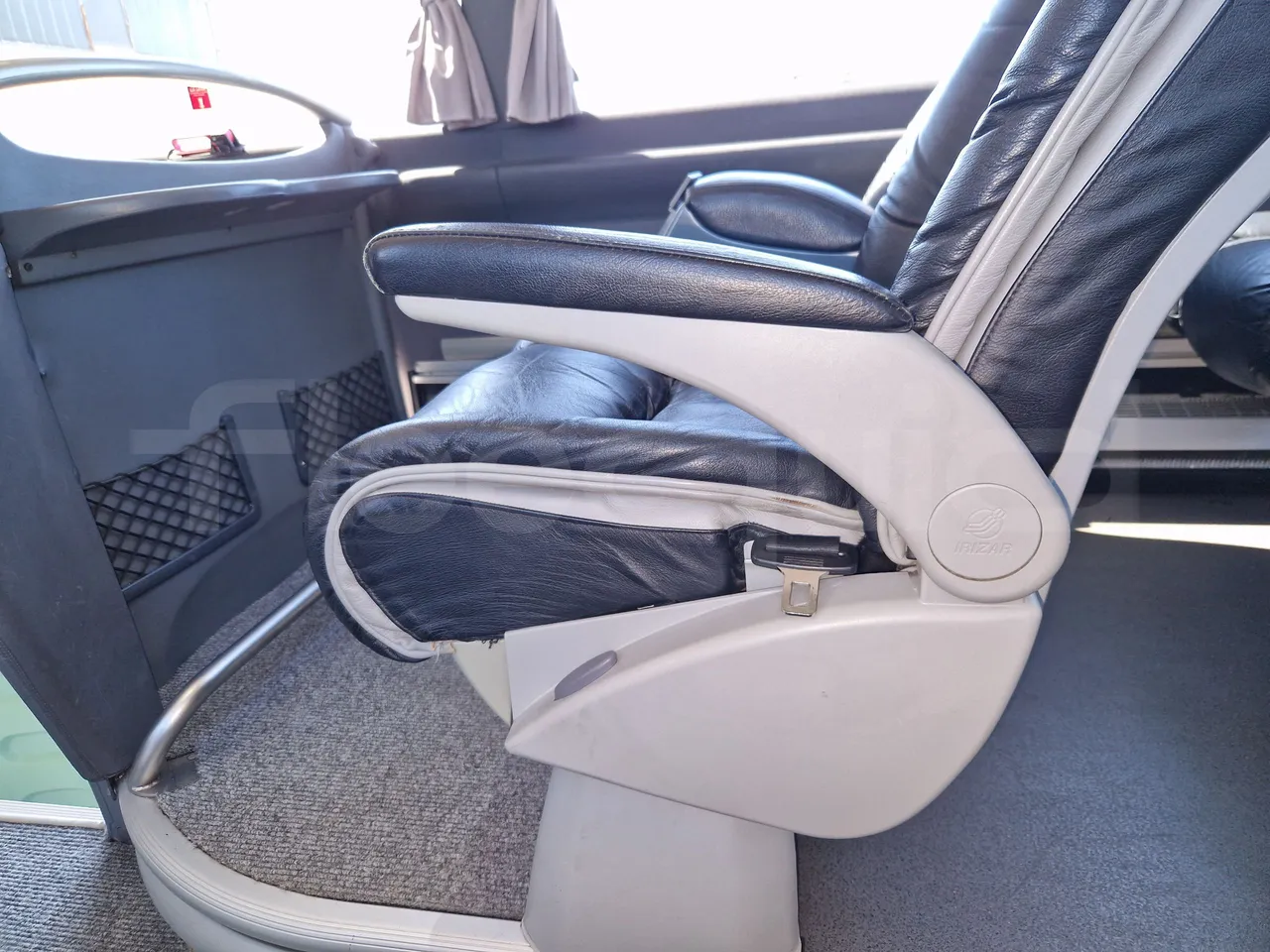Irizar Scania K440 -EUR5 -324kW -12.92m - armrest detail photo