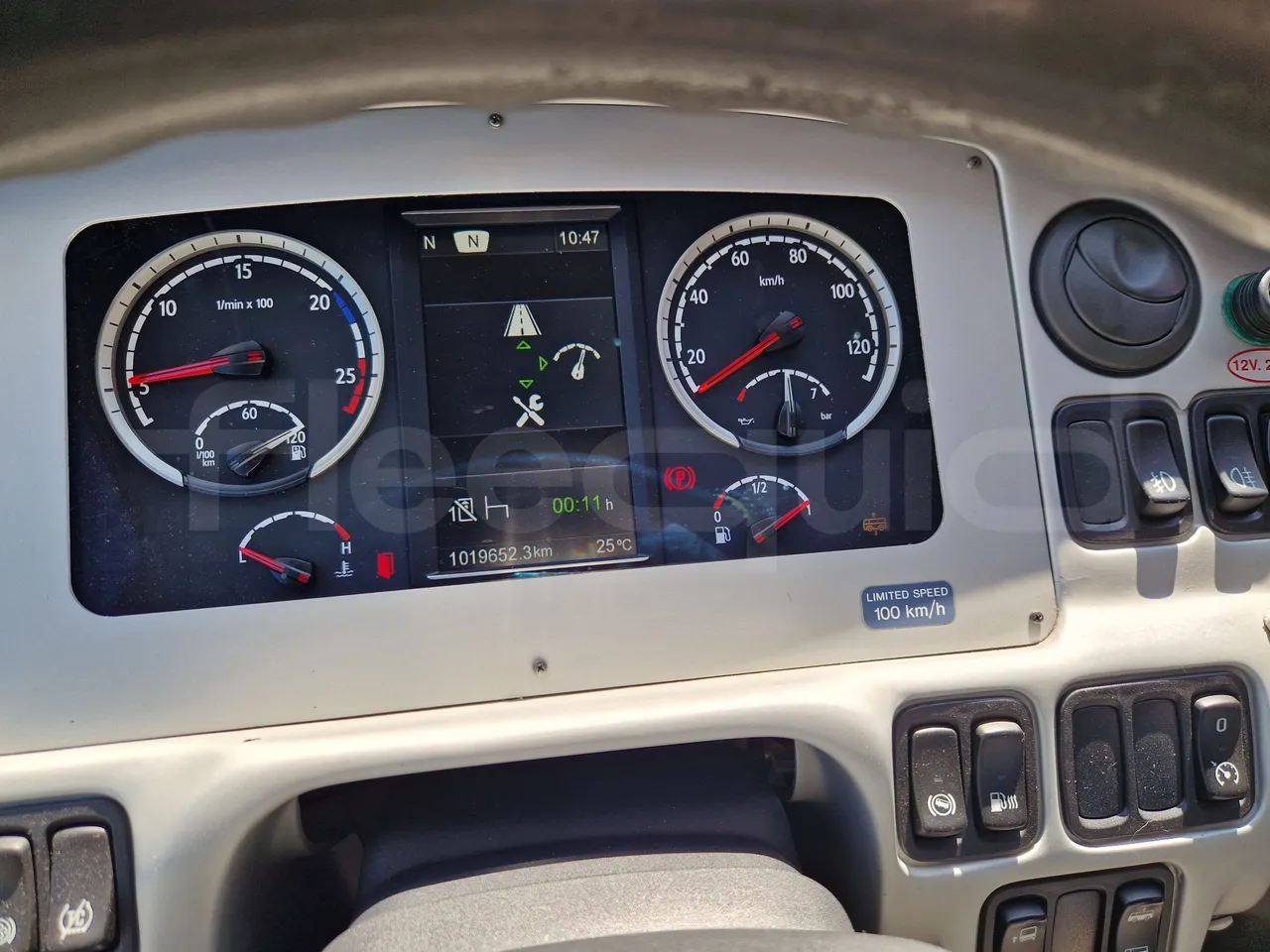 Irizar Scania K440 -EUR5 -324kW -12.92m - dashboard lights on