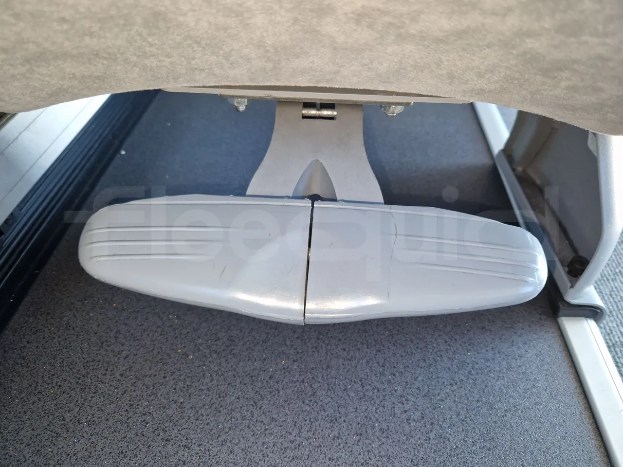 Irizar Scania K440 -EUR5 -324kW -12.92m - footrest detail photo