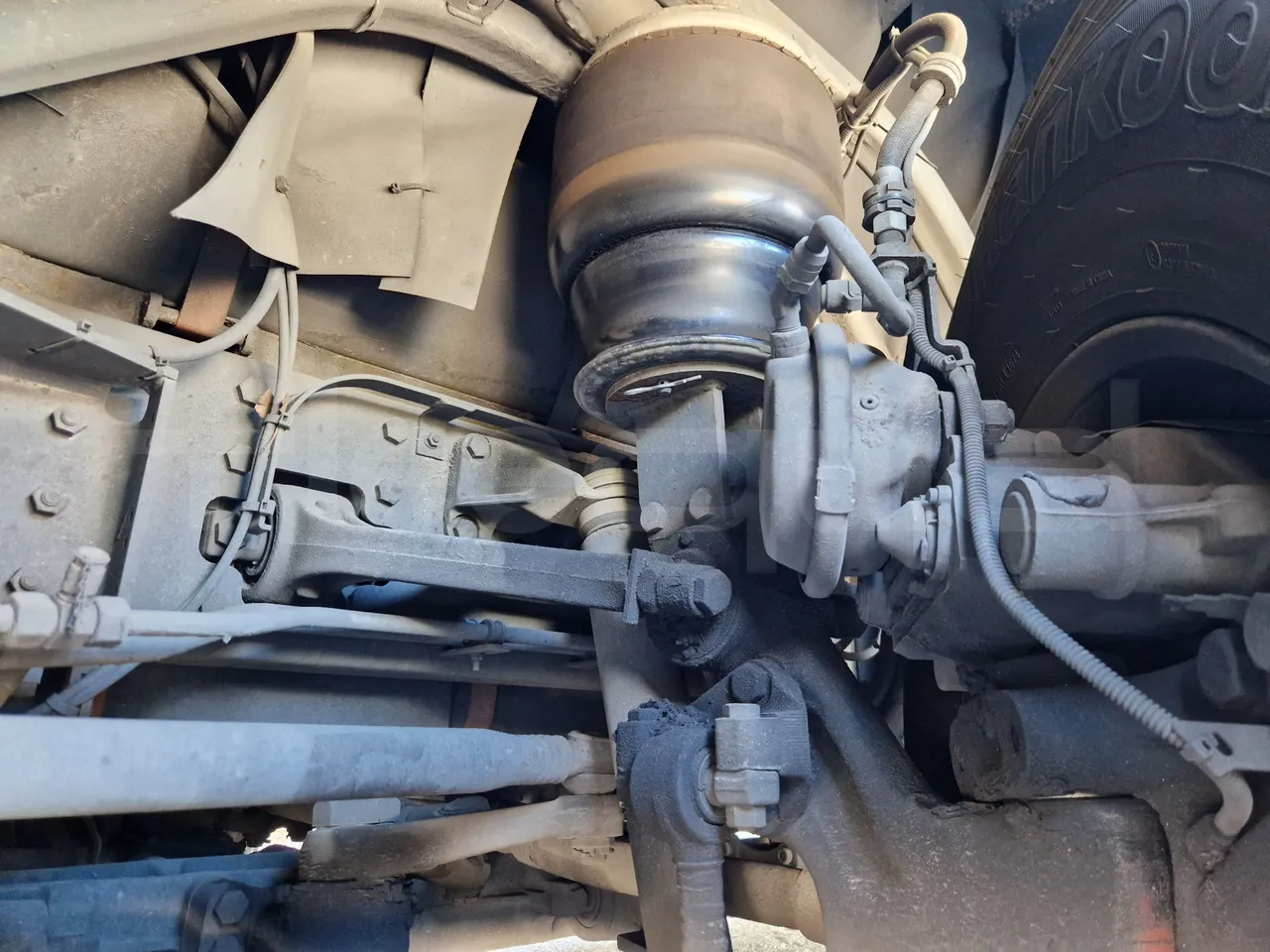Irizar Scania K440 -EUR5 -324kW -12.92m - front shock absorbers right
