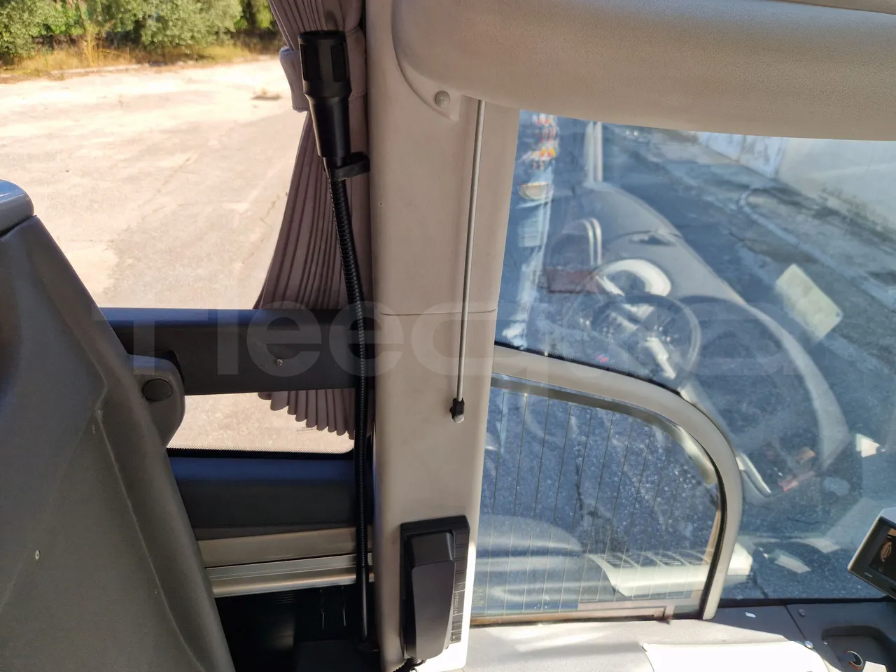 Irizar Scania K440 -EUR5 -324kW -12.92m - handrails photo
