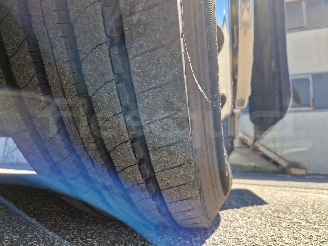 Irizar Scania K440 -EUR5 -324kW -12.92m - tread condition front tires right
