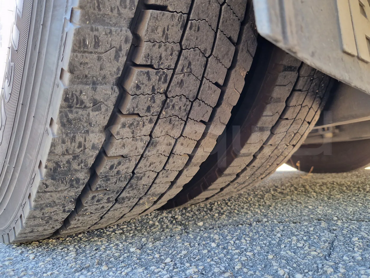 Irizar Scania K440 -EUR5 -324kW -12.92m - tread condition third axle tires left