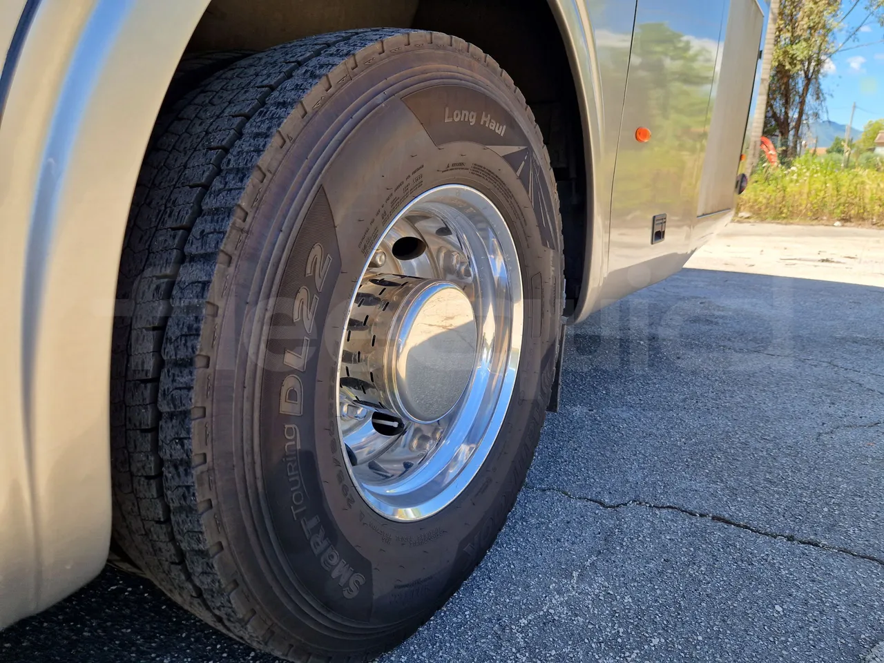 Irizar Scania K440 -EUR5 -324kW -12.92m - tread condition third axle tires right