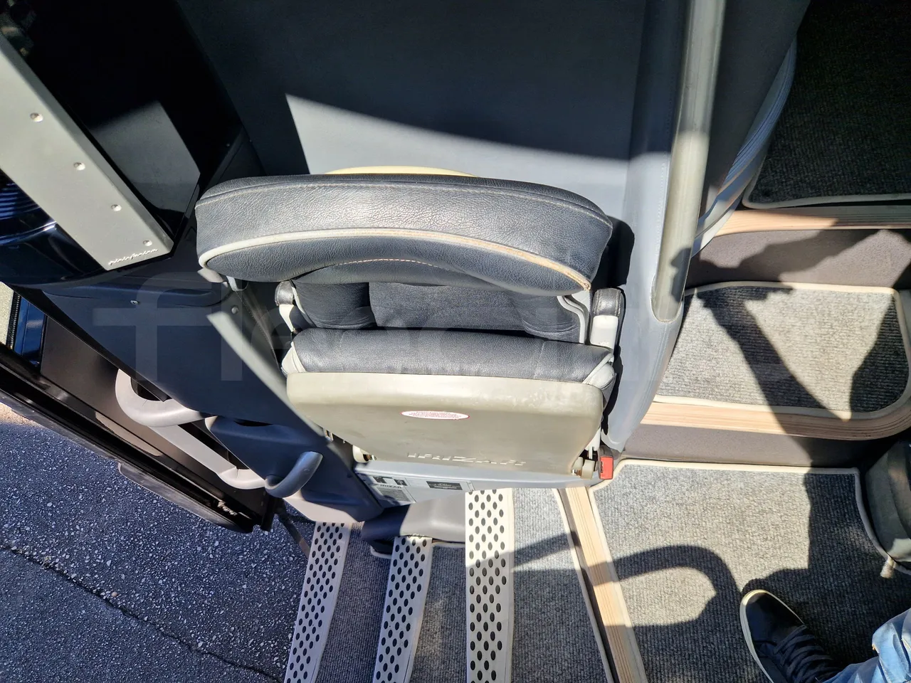Irizar Scania K440 -EUR5 -324kW -12.92m - hostess seat photo