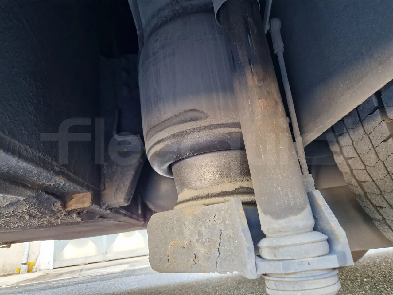 Irizar Scania K440 -EUR5 -324kW -12.92m - axle 2 shock absorbers 1 left