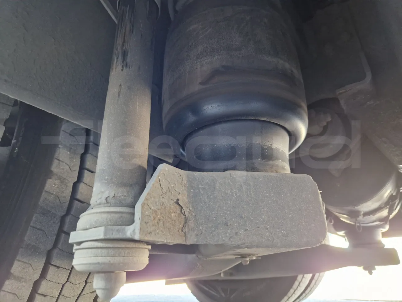 Irizar Scania K440 -EUR5 -324kW -12.92m - axle 2 shock absorbers 1 right