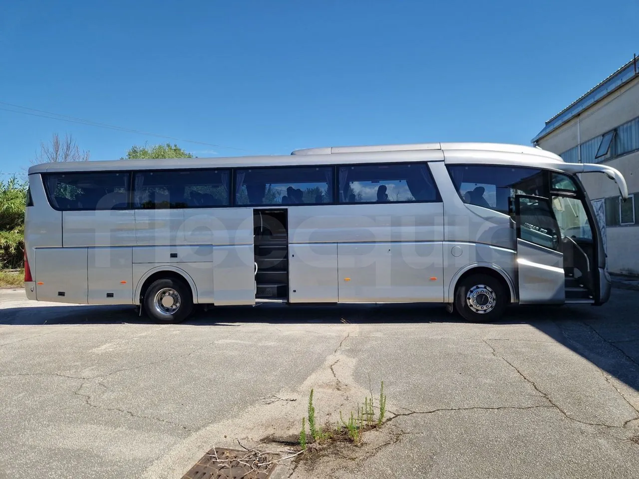 Irizar Scania K440 -EUR5 -324kW -12.92m - right side doors open