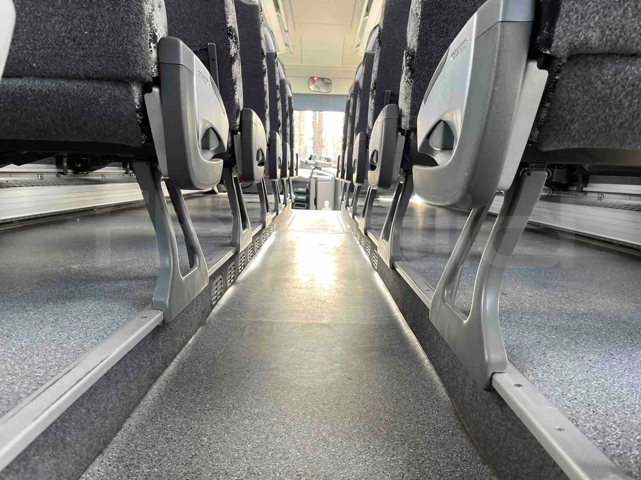 Setra S415 H - Euro 5 - 260 kW - 12.200 mt - seat brackets photo