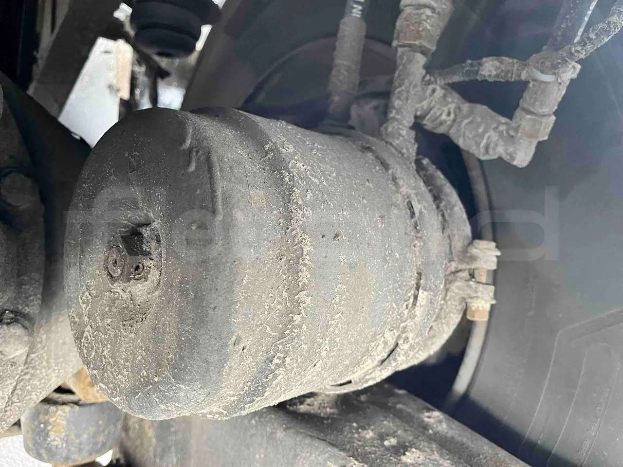 Setra S415 H - Euro 5 - 260 kW - 12.200 mt - axle 2 caliper brakes right