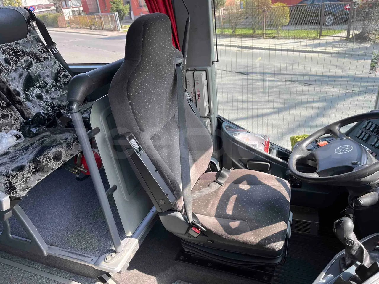 Setra S415 H - Euro 5 - 260 kW - 12.200 mt - driver's seat photo