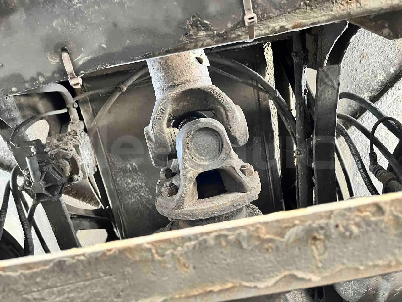 Setra S415 H - Euro 5 - 260 kW - 12.200 mt - driveshaft photo