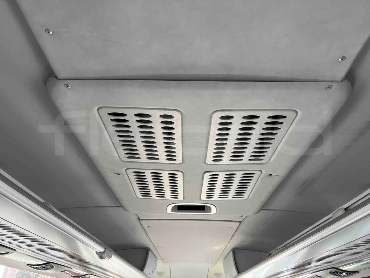 Setra S415 H - Euro 5 - 260 kW - 12.200 mt - roof hatch 1