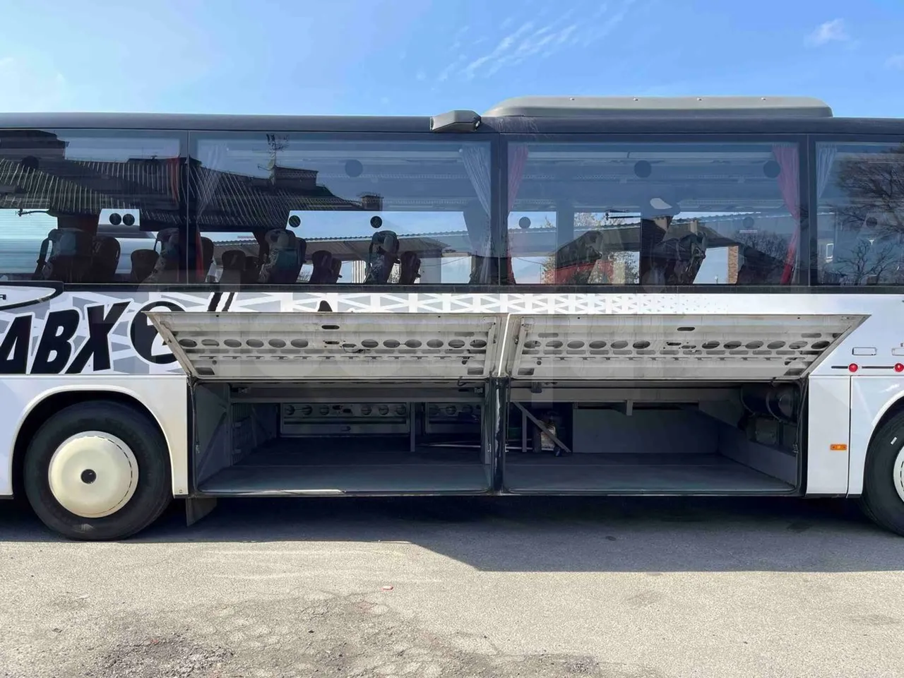 Setra S415 H - Euro 5 - 260 kW - 12.200 mt - luggage rack photo