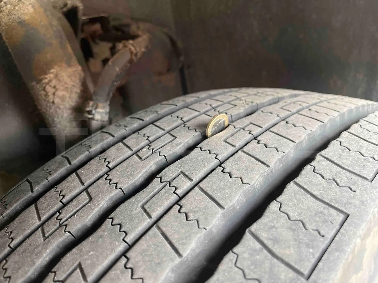 Setra S415 H - Euro 5 - 260 kW - 12.200 mt - tread condition front tires left