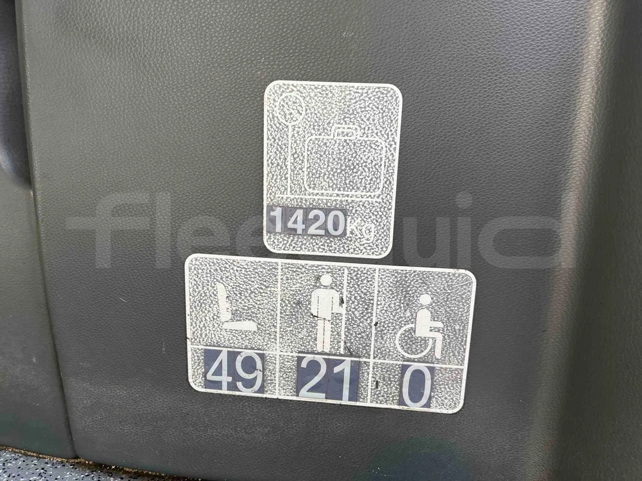 Setra S415 H - Euro 5 - 260 kW - 12.200 mt - seat plate photo