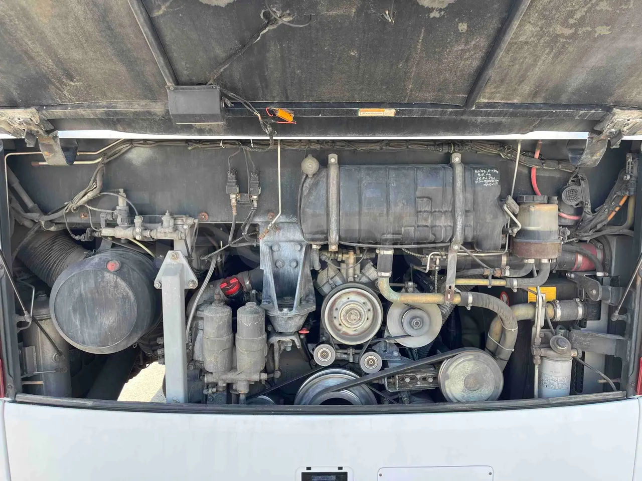Setra S415 H - Euro 5 - 260 kW - 12.200 mt - rear hatch open