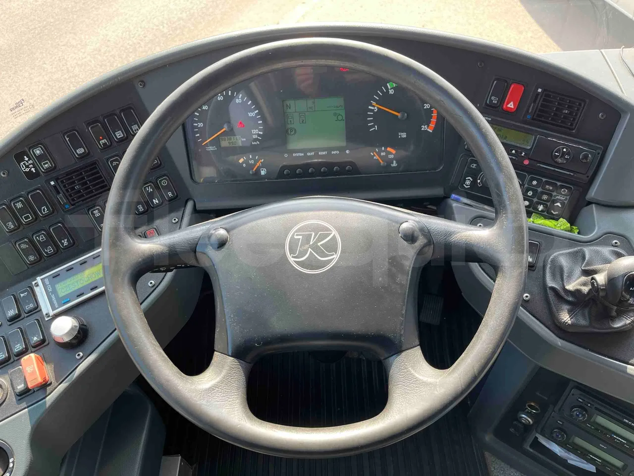 Setra S415 H - Euro 5 - 260 kW - 12.200 mt - steering wheel photo