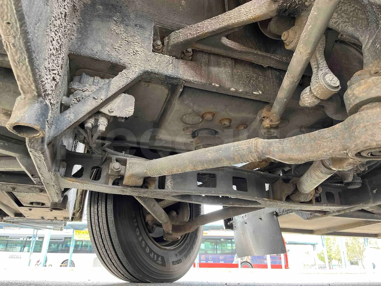 Setra S415 H - Euro 5 - 260 kW - 12.200 mt - front axle left side