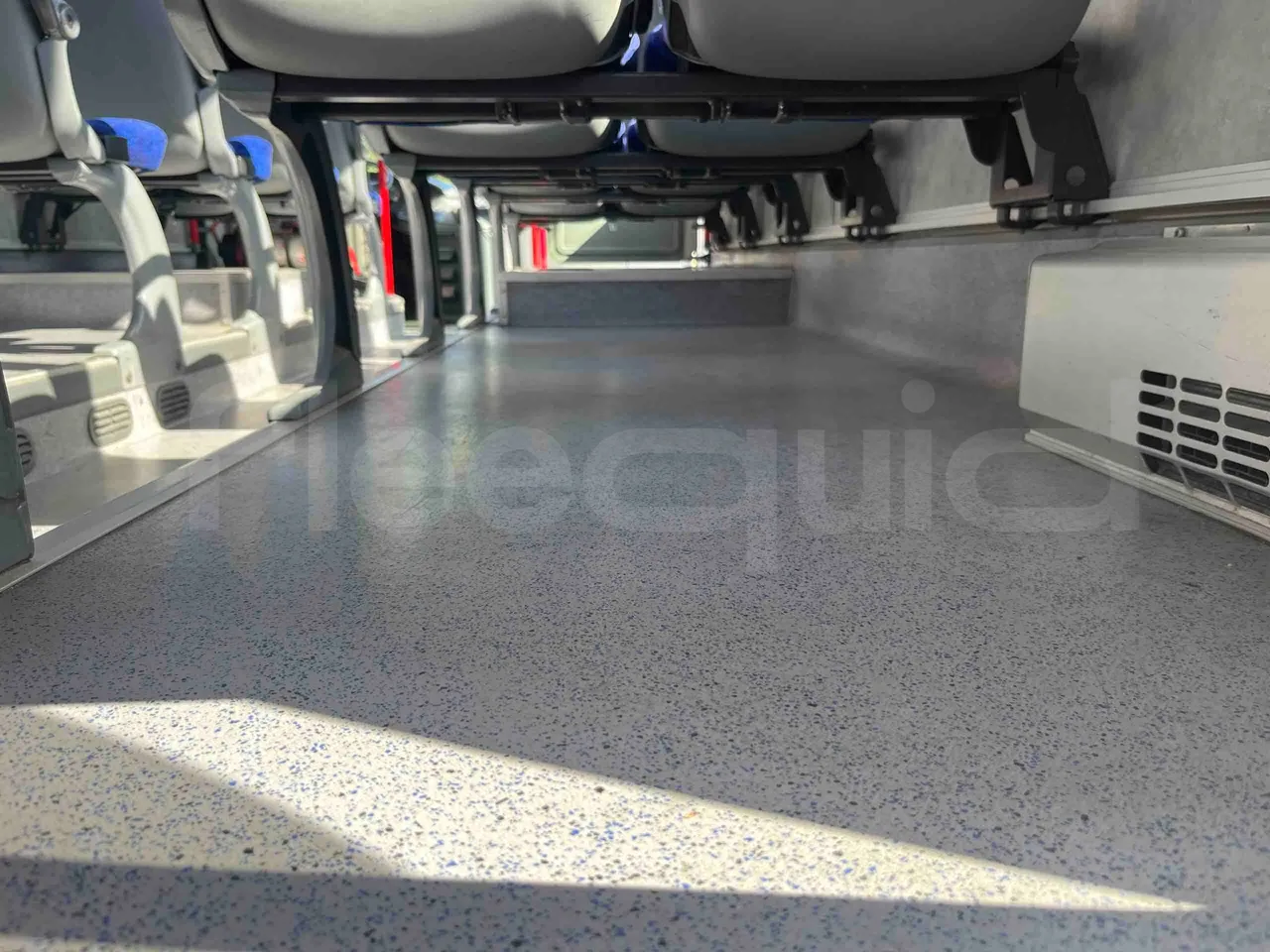 Mercedes-Benz Integro - usb charging detail