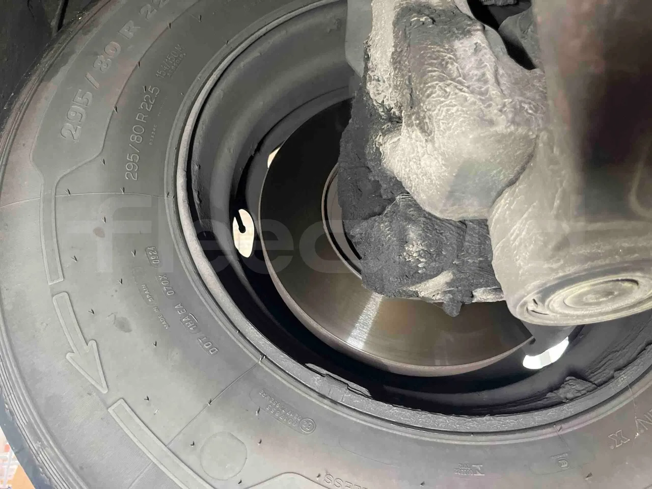 Mercedes-Benz Integro - front discs left