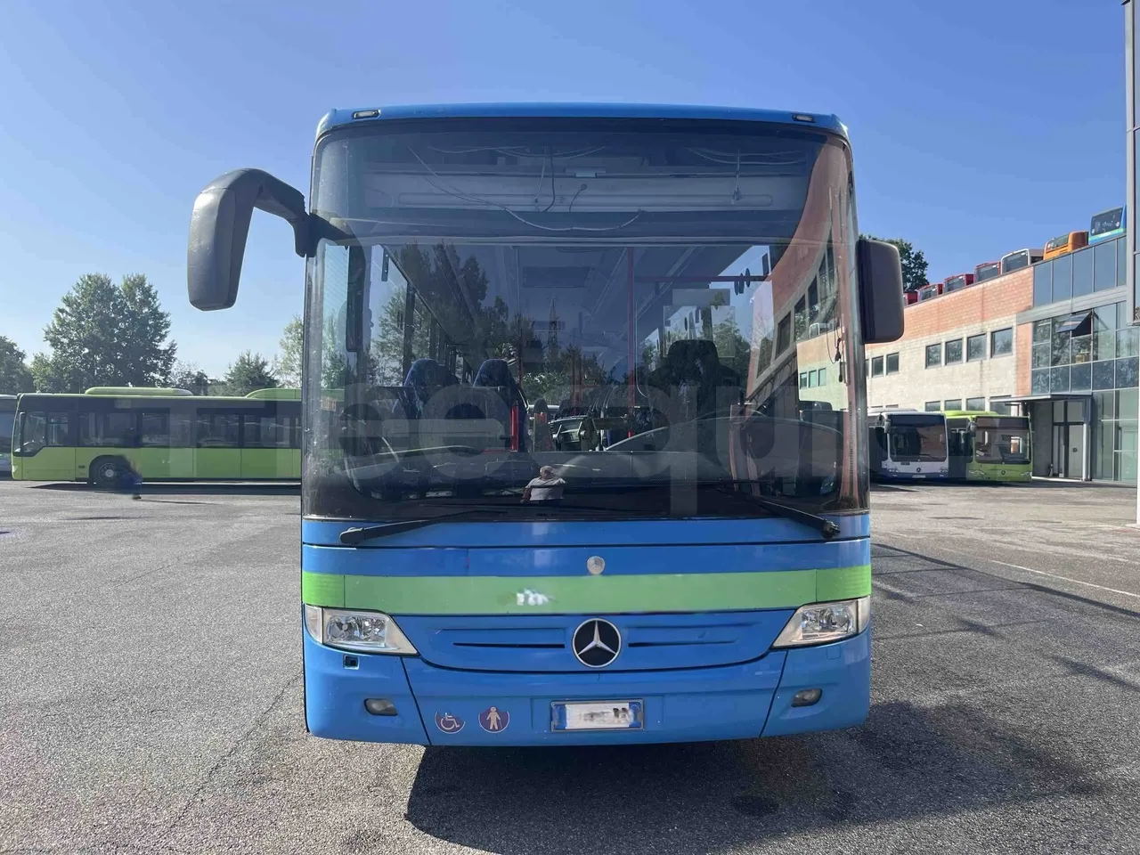 Mercedes-Benz Integro - front photo