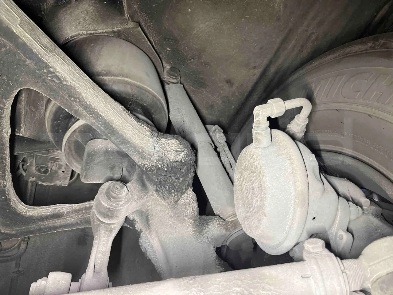 Mercedes-Benz Integro - front shock absorbers left