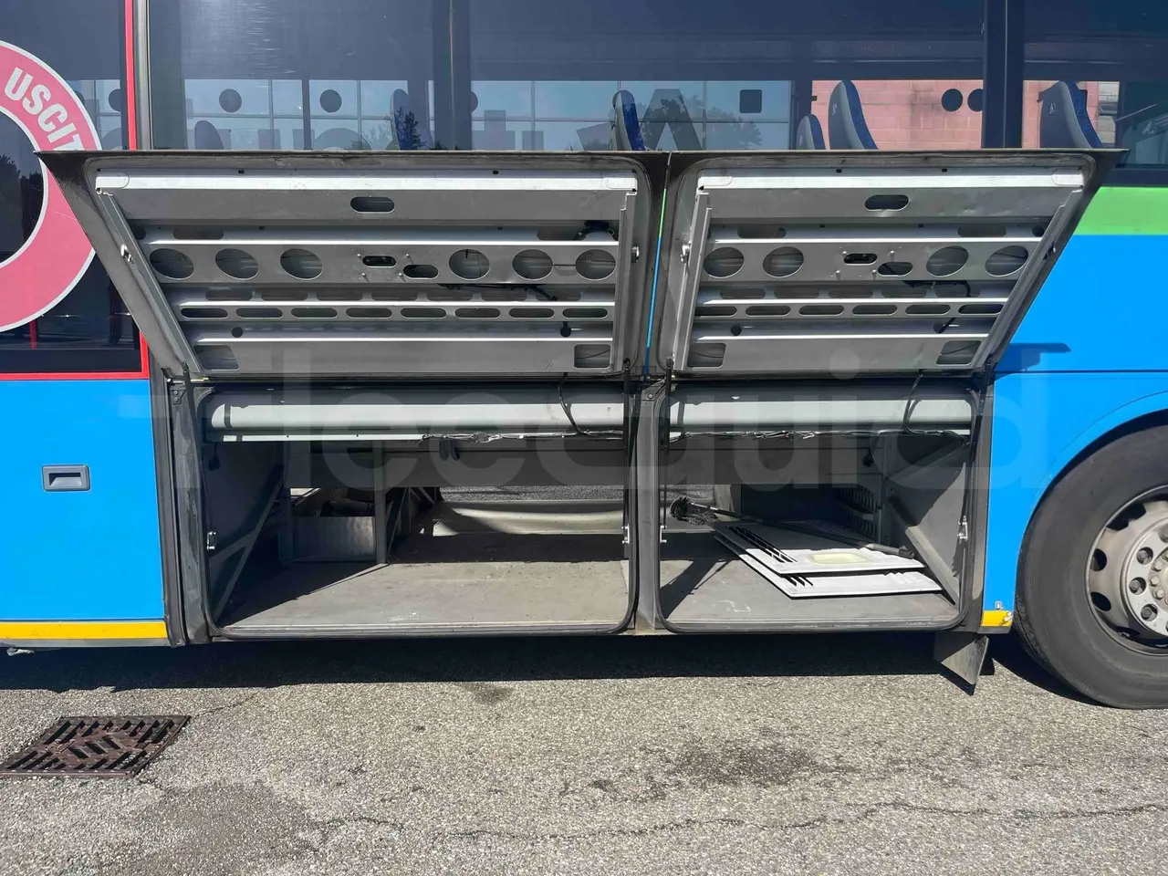 Mercedes-Benz Integro - luggage rack photo