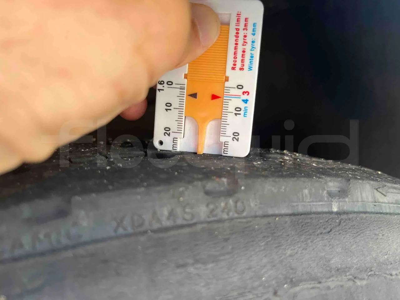 Mercedes-Benz Integro - tread condition front tires left