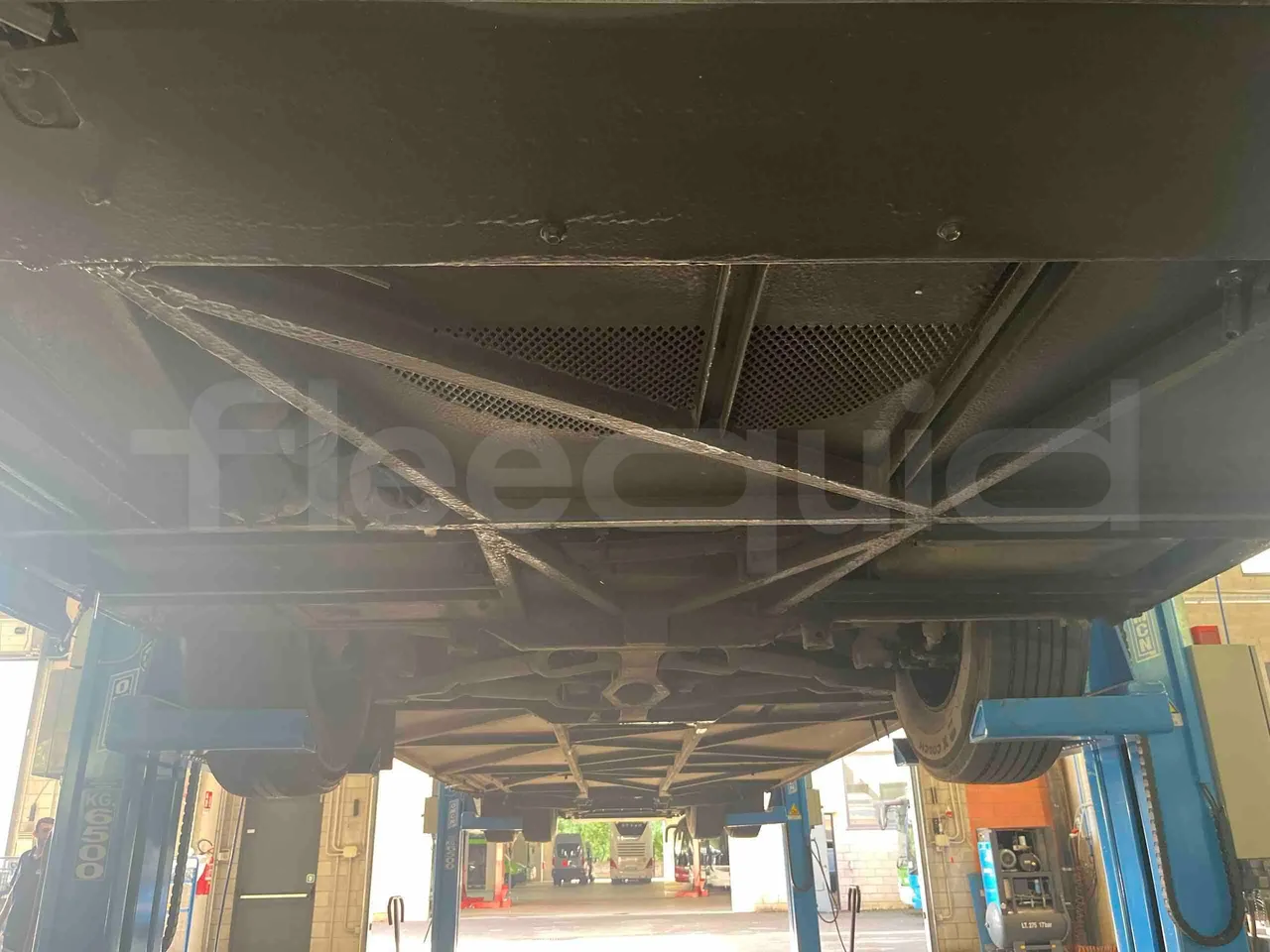 Mercedes-Benz Integro - front undercarriage from front