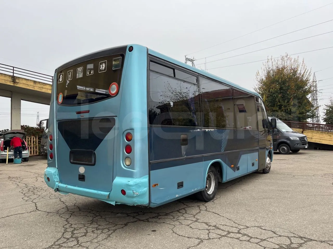 Mercedes-Benz Beluga 815 -EUR3 -110kW -7.64m - 3/4 right rear doors closed