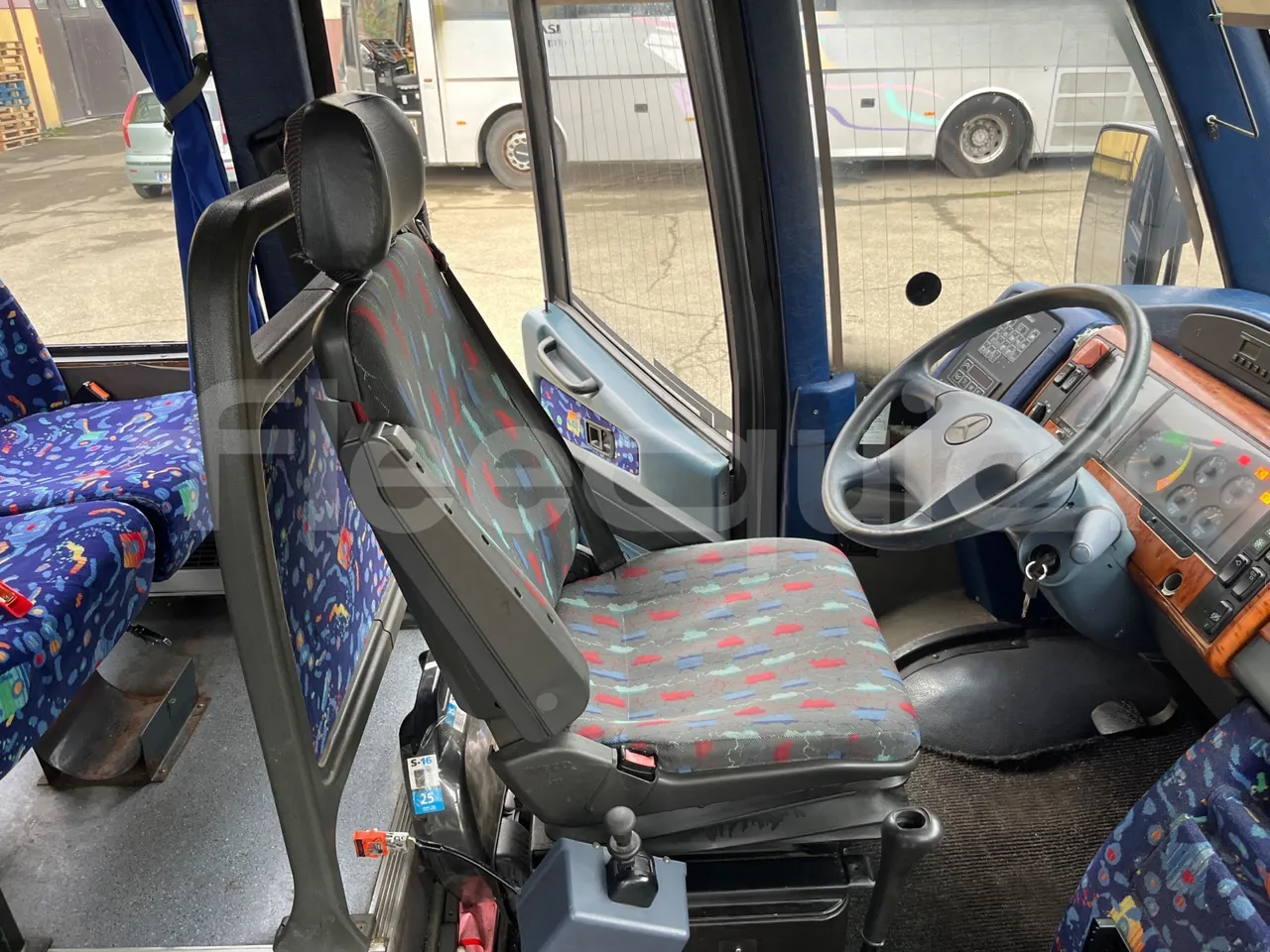 Mercedes-Benz Beluga 815 -EUR3 -110kW -7.64m - driver's seat photo