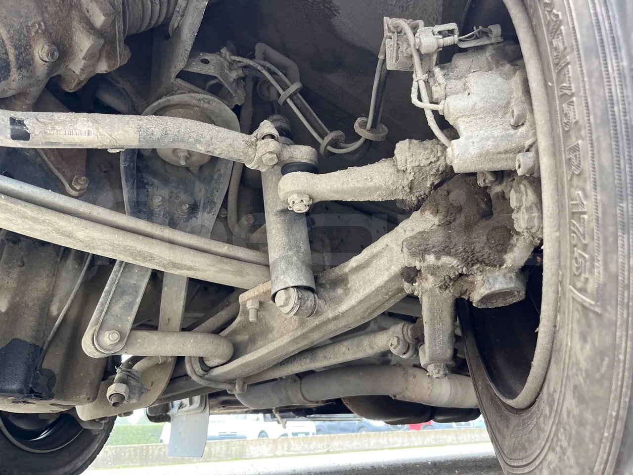 Mercedes-Benz Beluga 815 -EUR3 -110kW -7.64m - front air springs left